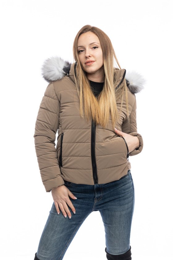 Късо зимно яке в цвят Мока