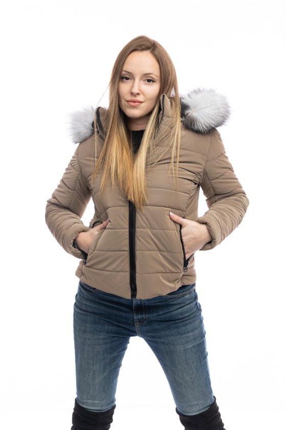 Късо зимно яке в цвят Мока