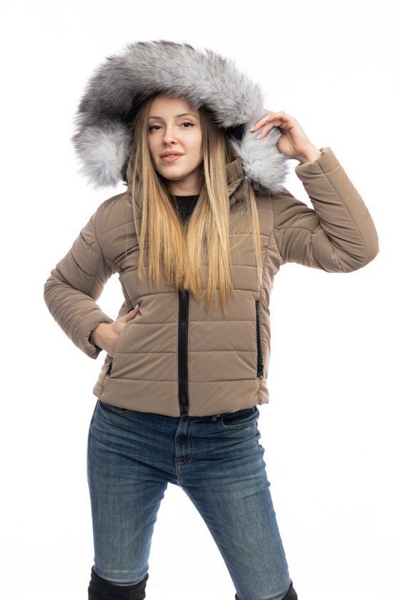 Късо зимно яке в цвят Мока