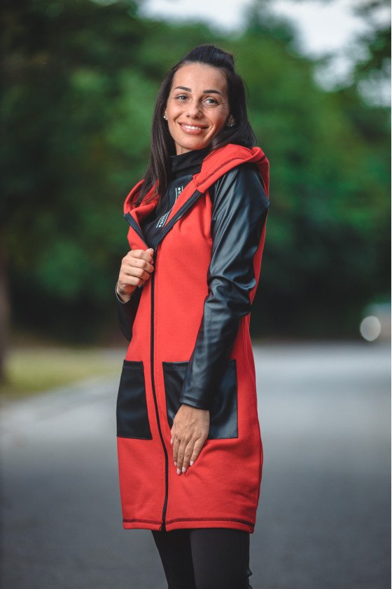 ЖИЛЕТКА С КОЖЕНИ РЪКАВИ КРАСИ