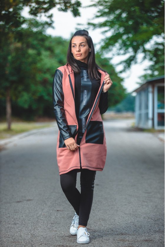 ЖИЛЕТКА С КОЖЕНИ РЪКАВИ ИЗИ