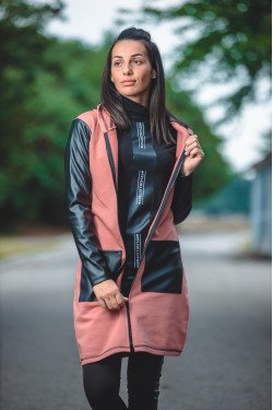 ЖИЛЕТКА С КОЖЕНИ РЪКАВИ ИЗИ