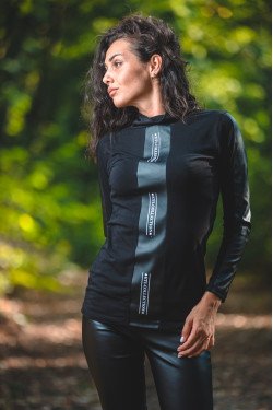 Елегантна блуза с кожа в черно