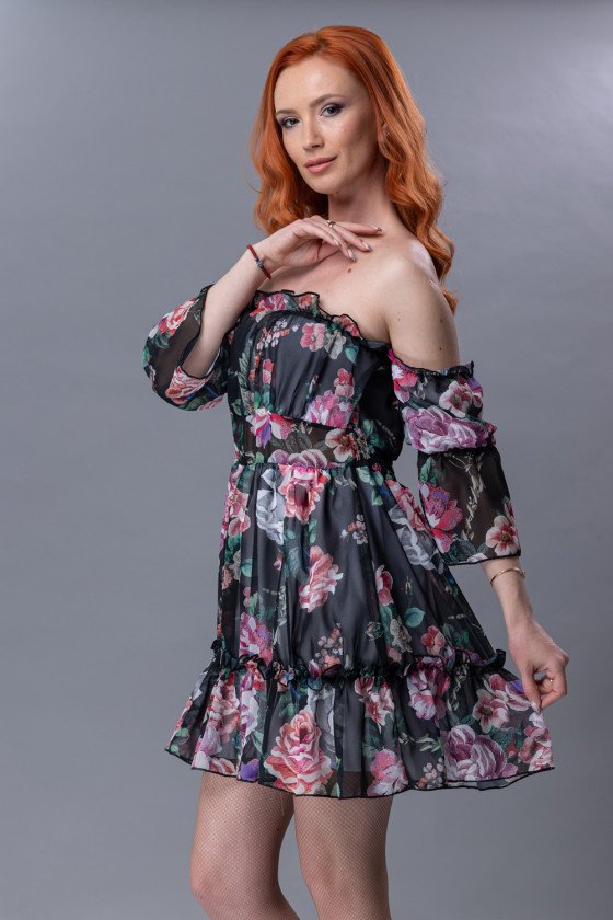 Прекрасна рокля от шифон Скарлет