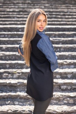 Дамска риза Венеция – идеална за всеки ден и всяка форма