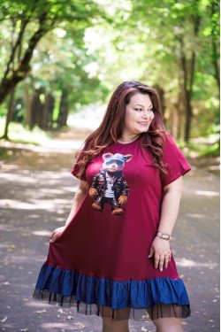 Рокля с апликация на мече в бордо