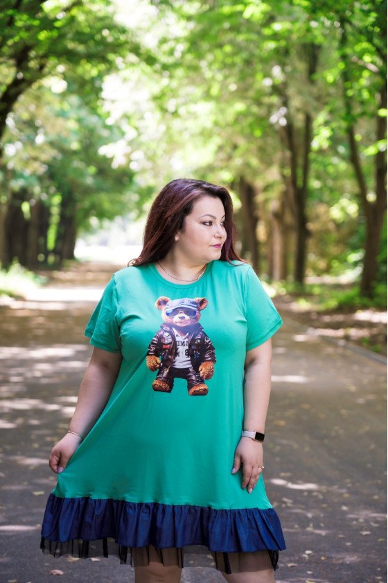 Рокля с апликация на мече в зелено