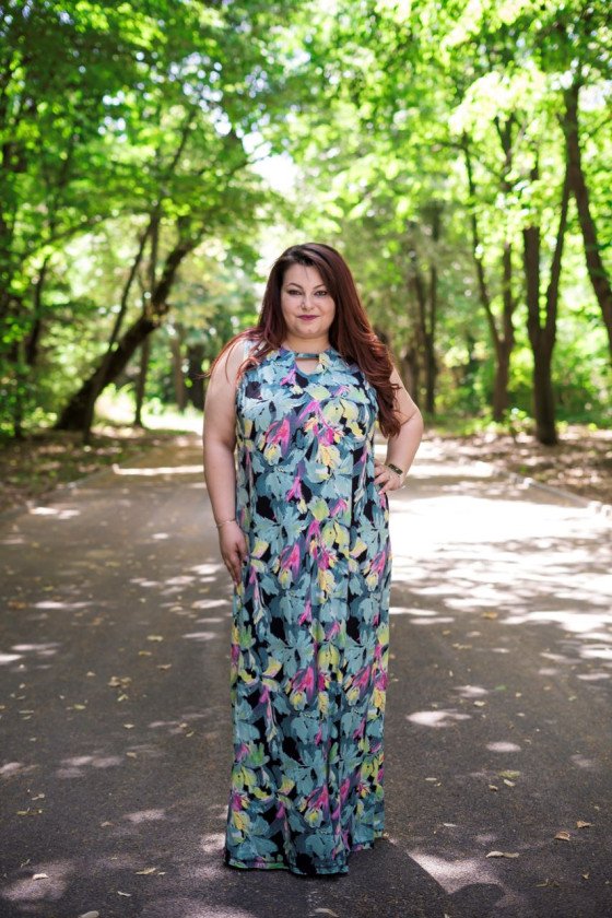 Прекрасна рокля на цветя Дария