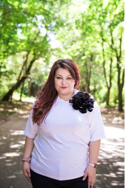 Бяла тениска с роза