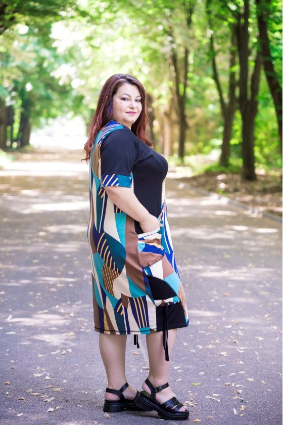 Елегантна рокля с джоб Стефани