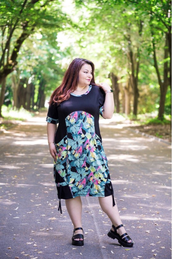 Елегантна рокля с джоб Крисия