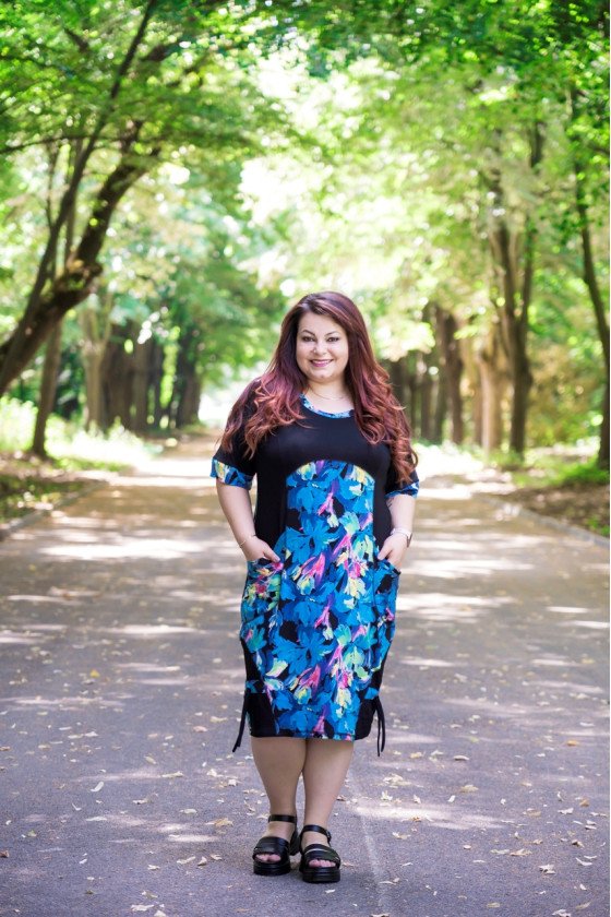 Елегантна рокля с джоб Мартина