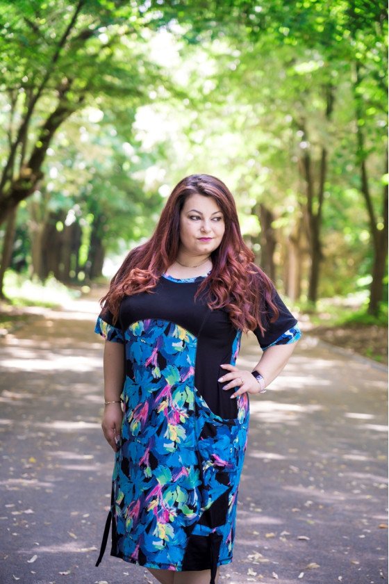 Елегантна рокля с джоб Мартина