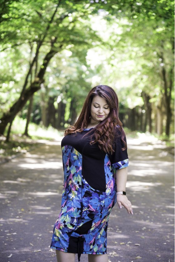 Елегантна рокля с джоб Мартина