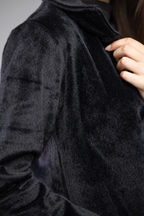 Дамска жилетка от фин еко косъм в черно