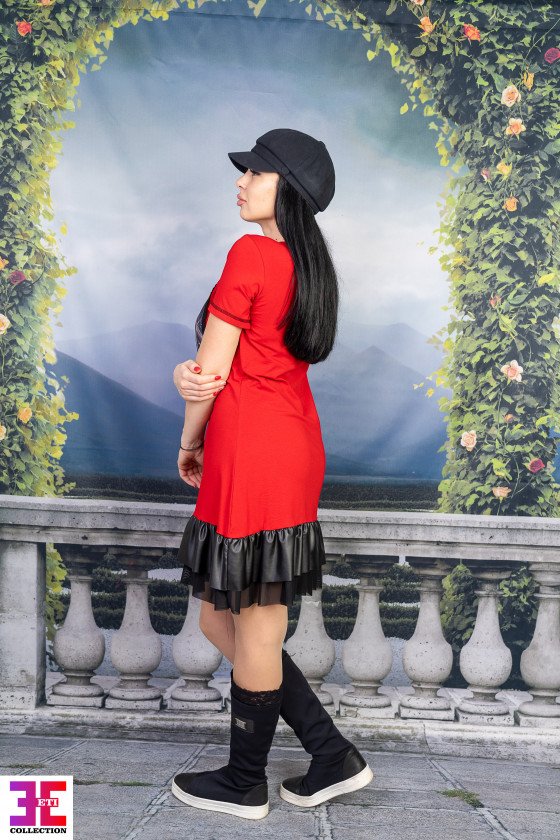 Туника с апликация в червено