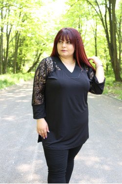 Елегантна макси туника с дантелени ръкави