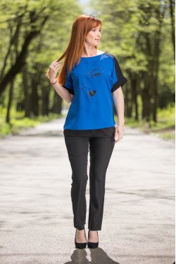 Елегантен дамски комплект в синьо