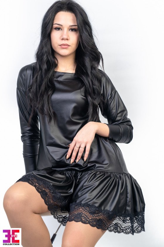 Кожена рокля в черно