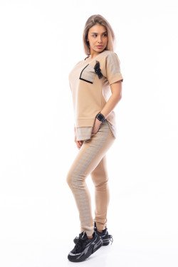 Спортно-елегантен комплект в бежево