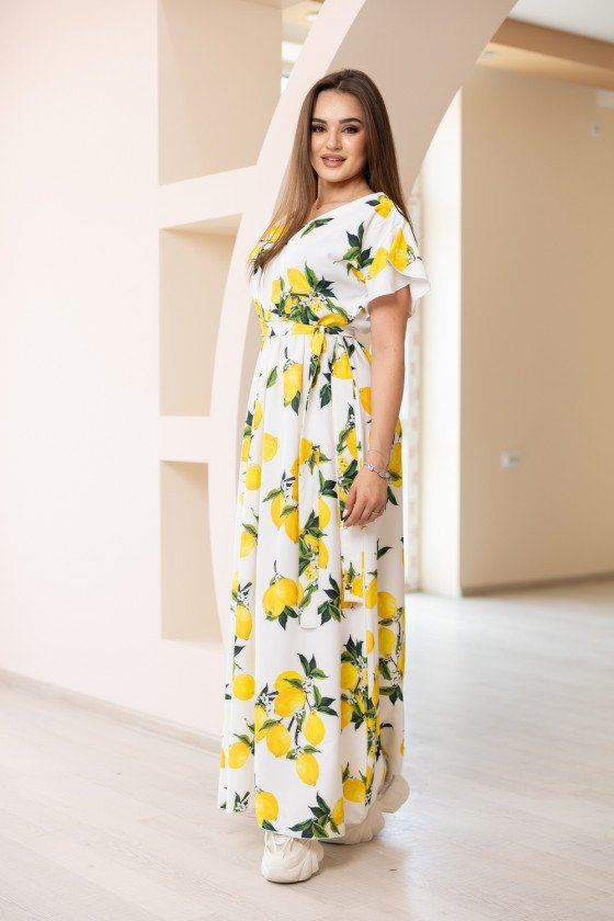 Дълга лятна рокля с лимонов принт в бяло