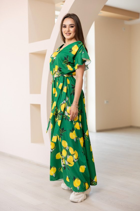 Лятна дълга рокля с лимонов принт в зелено