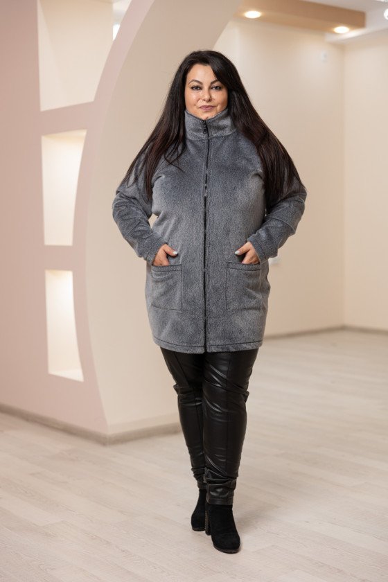 Дамска жилетка от фин еко косъм в сиво