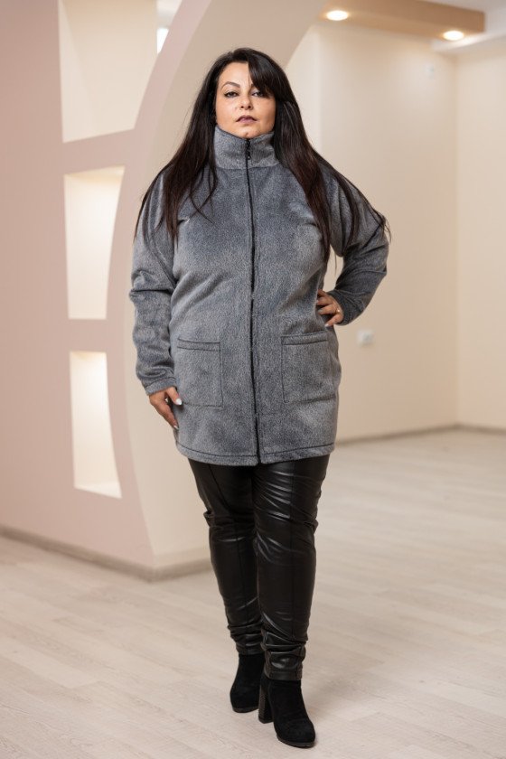 Дамска жилетка от фин еко косъм в сиво