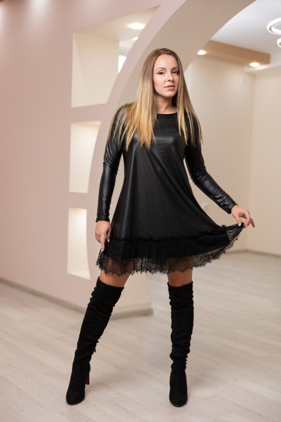 Кожена рокля с дантела в черно