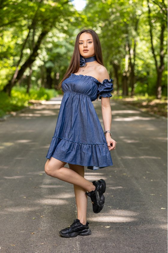 Прекрасна дънкова парти рокля 