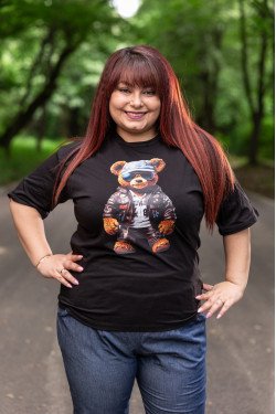 Тениска с апликация на мече в черно