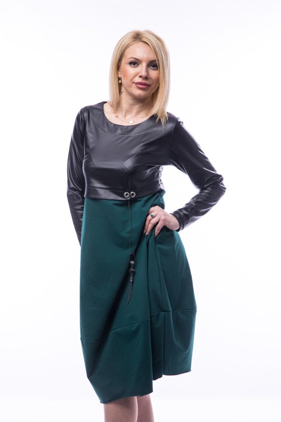 Рокля балон с кожа в маслено зелено