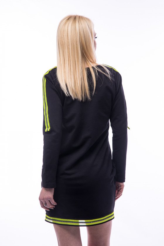 Прекрасна рокля в черно