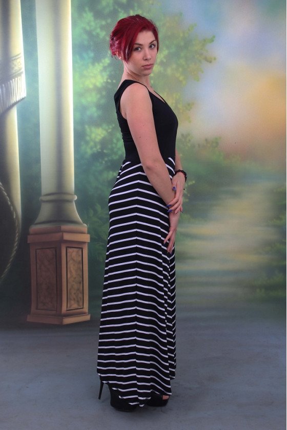 ПРЕКРАСНА РОКЛЯ РАЕ ДЕЙНА