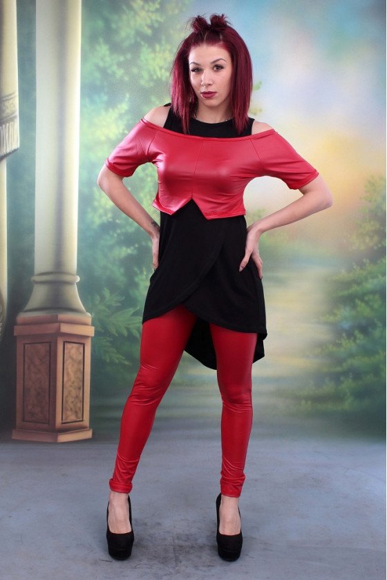 ТУНИКА С КОЖЕН ЕЛЕК В ЧЕРВЕНО