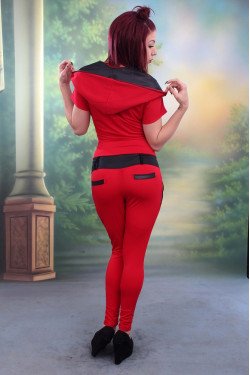 ПРЕКРАСЕН ГАЩЕРИЗОН В ЧЕРВЕНО