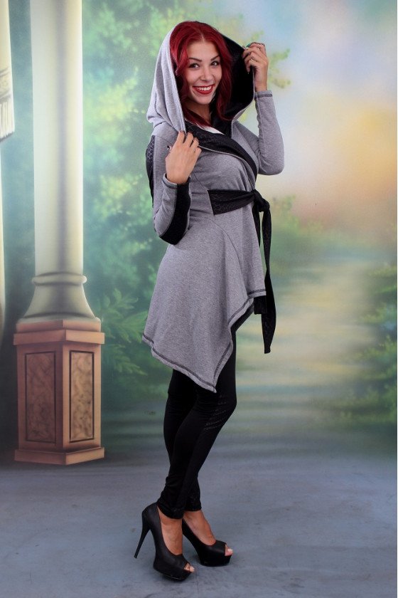 ЯКЕ С КАЧУЛКА ЯНА