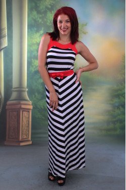 ПРЕКРАСНА РОКЛЯ РАЕ В ЧЕРНО