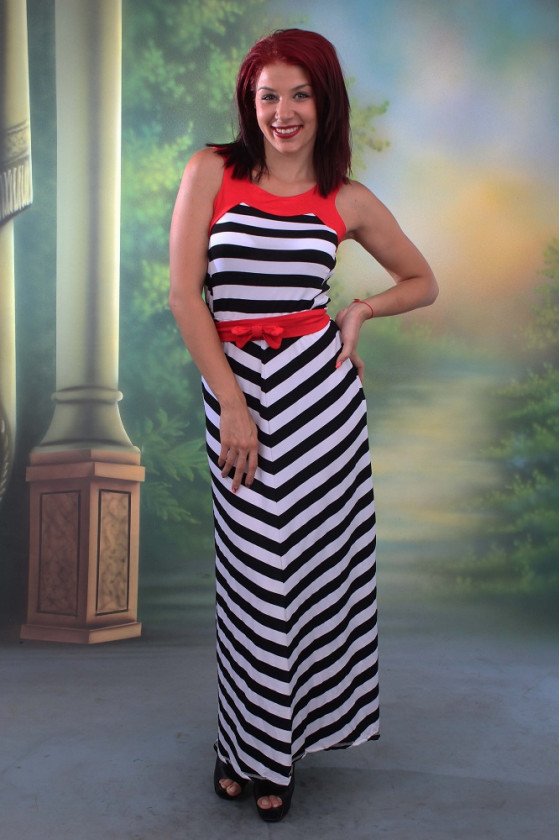 ПРЕКРАСНА РОКЛЯ РАЕ В ЧЕРНО